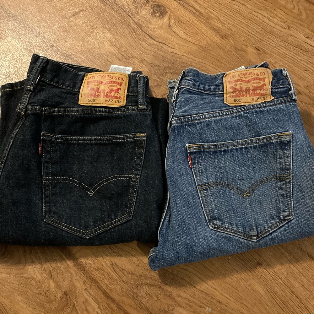 2 pairs of Mens Levi’s 32x34
